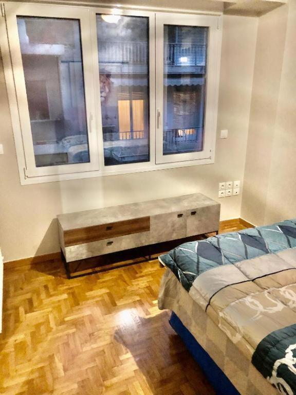Economy Shared Apartment D In Central アテネ エクステリア 写真