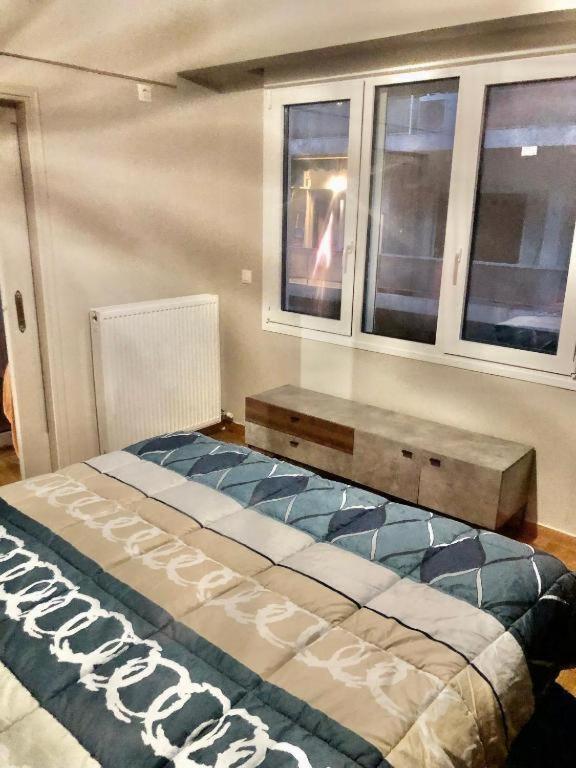 Economy Shared Apartment D In Central アテネ エクステリア 写真