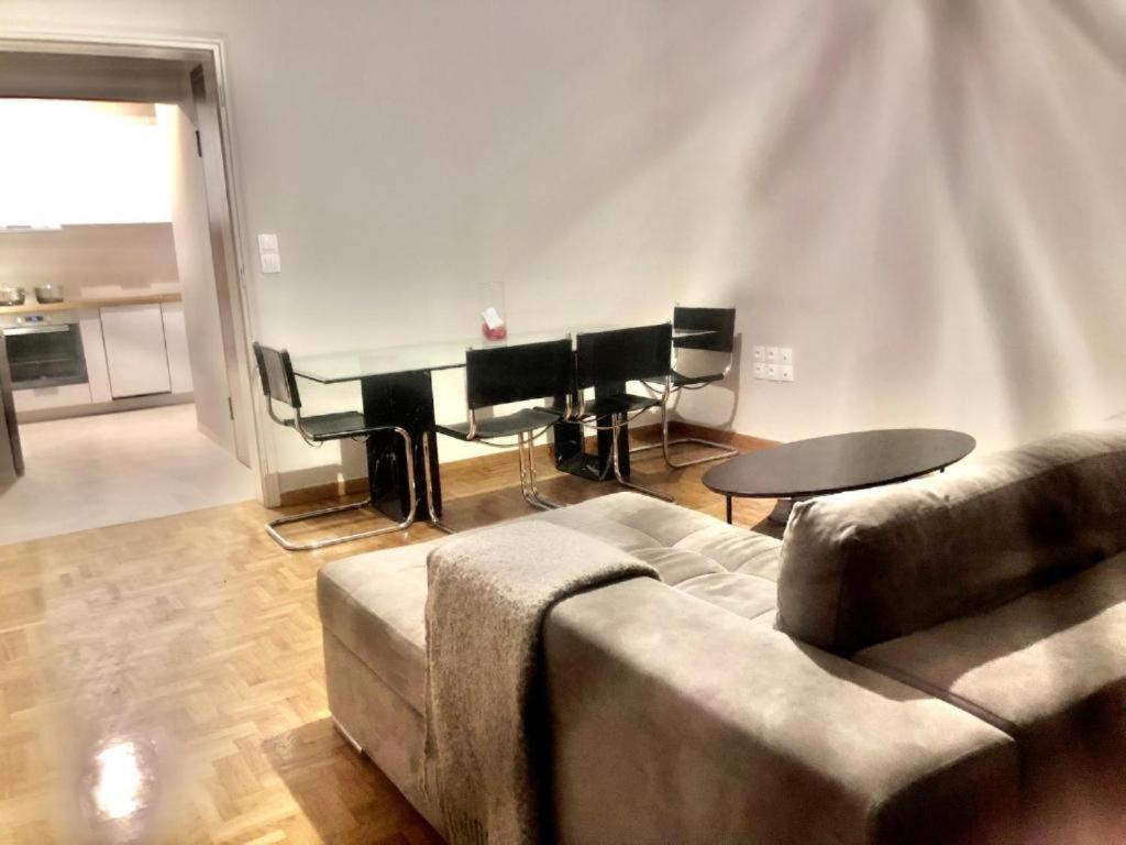Economy Shared Apartment D In Central アテネ エクステリア 写真
